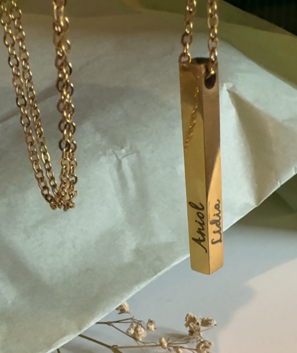 Collar Vertical Personalizado